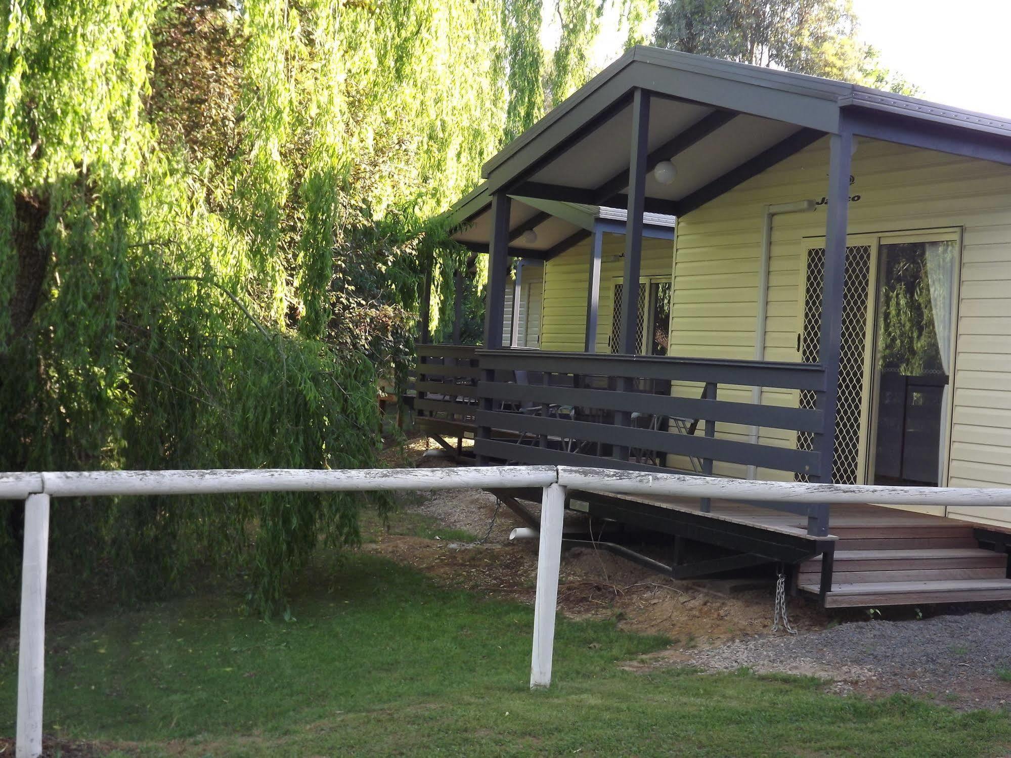 High Country Holiday Park Mansfield Exterior photo